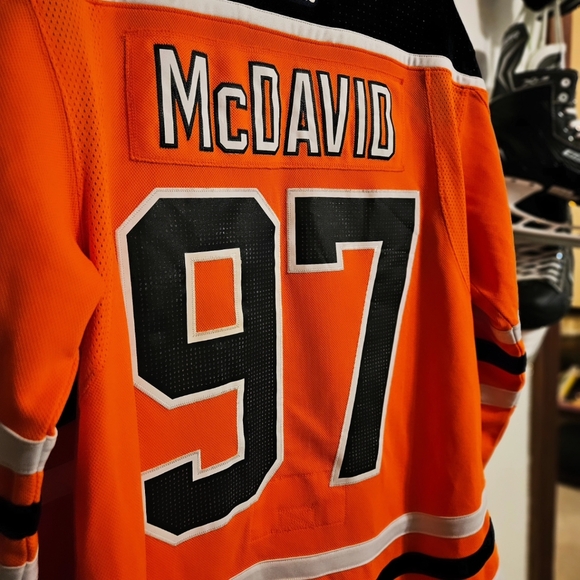 Authentic Adidas Edmonton Oilers Connor McDavid Jersey - Picture 3 of 6